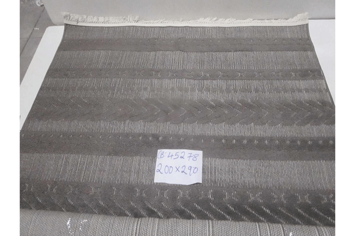 Carpet Anthracite Jazz Cut Loop Pile Pp Frized / Headset 1,900-2,000 Gsm 160,000 Pnt/M2 10 Mm / Loup 6mm Micro Pp With Small Fringes 200x290 Cm