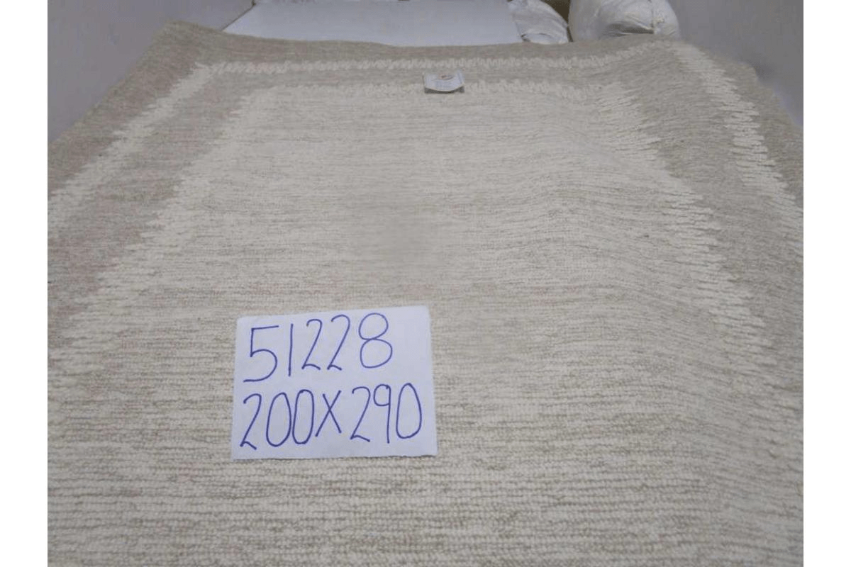 Carpet 100% Wool 2,5 Kg Pile Back Cotton With Tpr