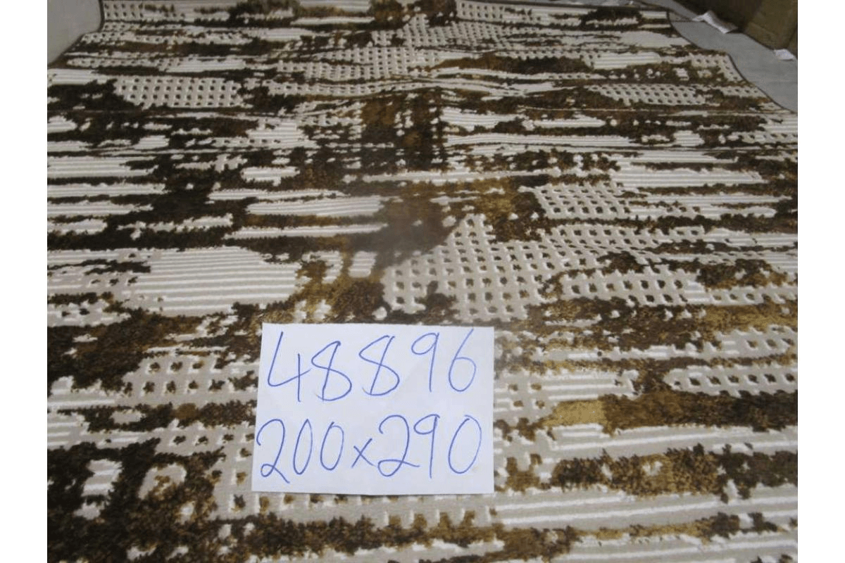 Carpet 200x290 Polyester And Shrink 204,800 Pts/Sqm 9mm Pile Hight 1,350 Grm/Sqm Brn/Mstrd