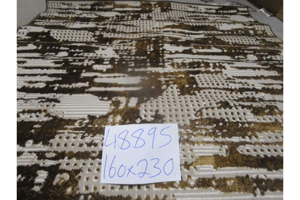 Carpet 160x230 Polyester And Shrink 204,800 Pts/Sqm 9mm Pile Hight 1,350 Grm/Sqm Brn/Mstrd