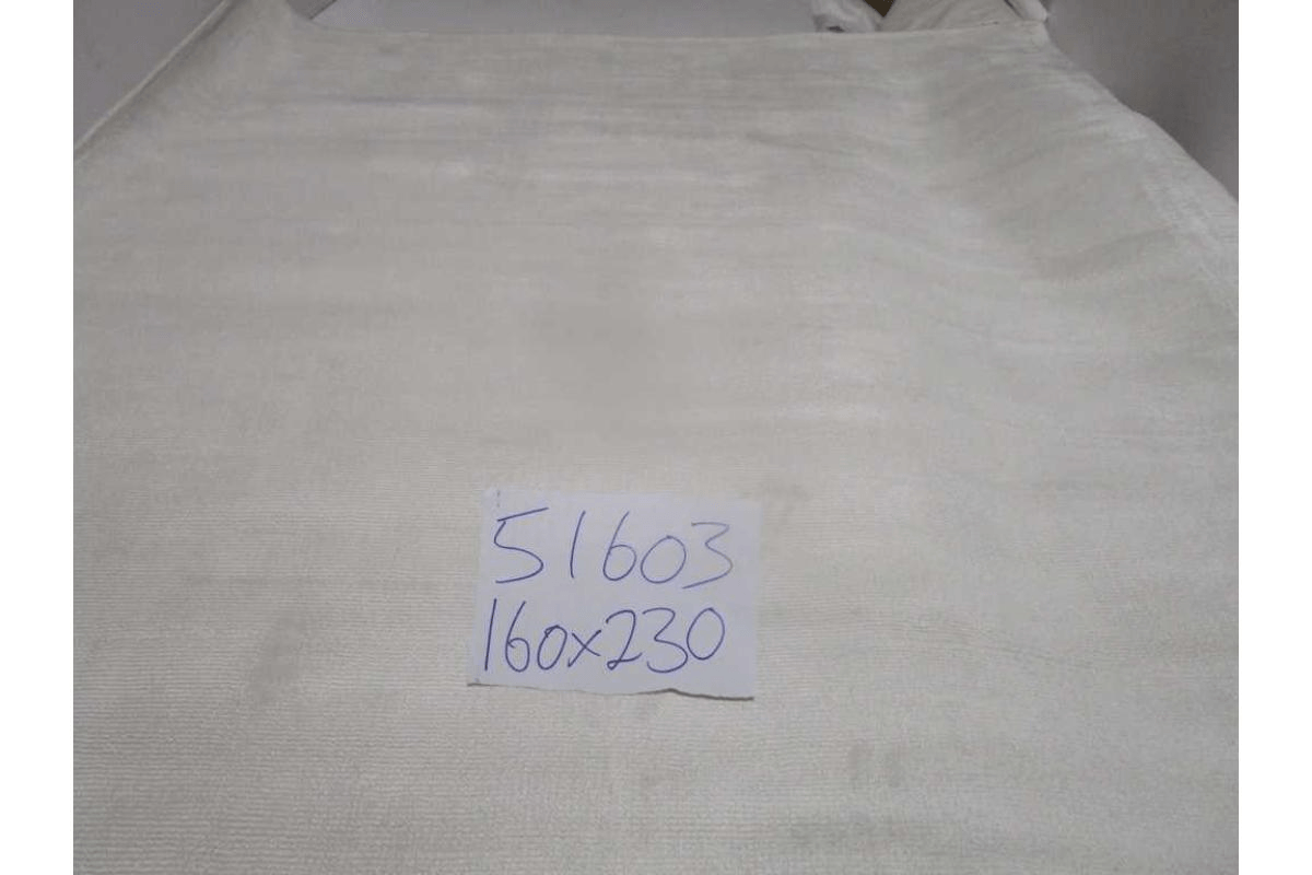Carpet 100% Viscose 1,8 Kg Pile 3,2 Kg Total Weight