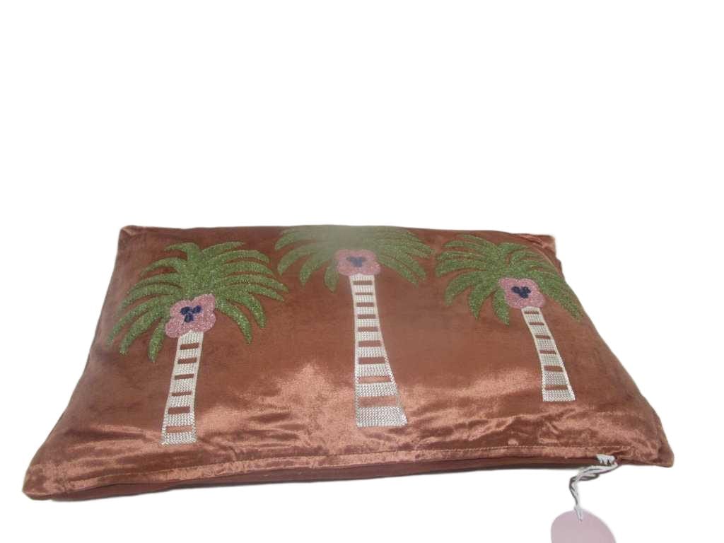 Cushion 30x50cm - Filling 275gsm Vaccum Packed - Front Velvet Viscose Cotton And Back Cotton, With Boucle And Chain Stitch Embroidery