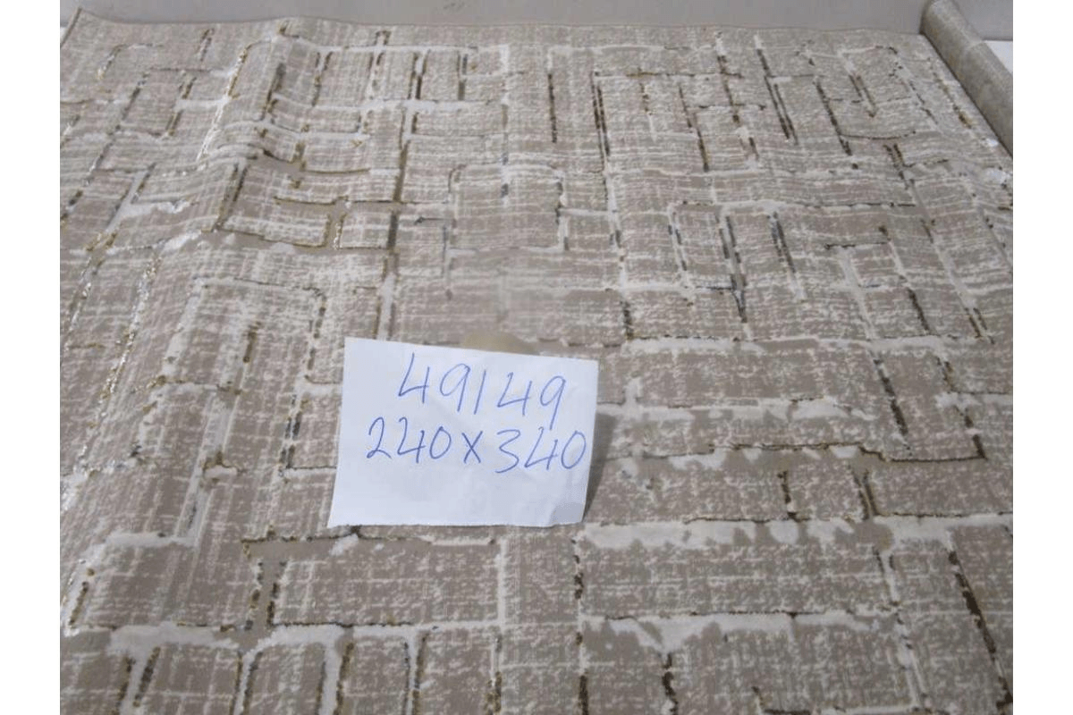 Carpet 240x340 Shiny Shrink Polyester + Pp 1,750 Gsm 420,000 Pts Cream/Multi