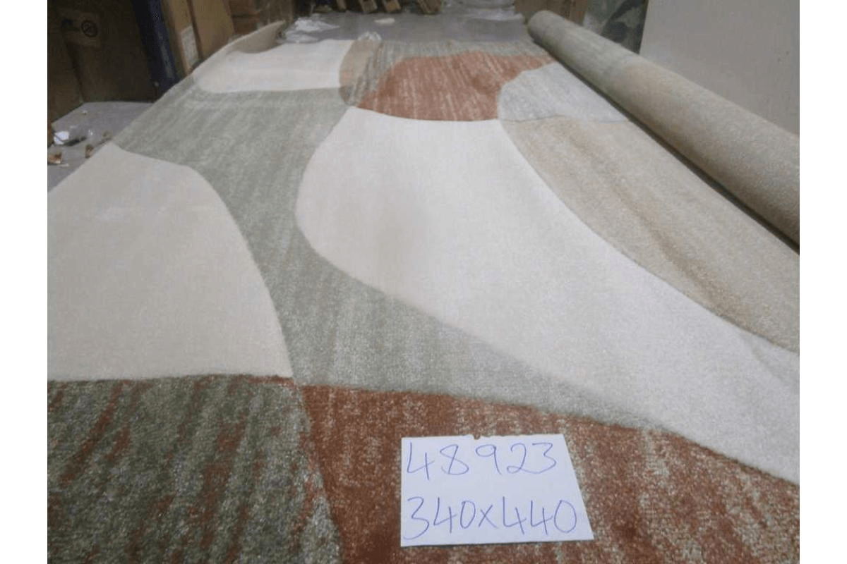 Carpet 340x440 Bond (Aura V77) Pp + Headset Hand Carved 2,200 Gsm/Sqm 243,200 Points/Sqm 10mm Pile Height 040