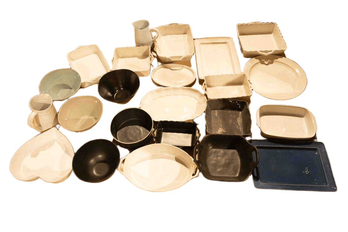 Plate On Pallette Of Ass. Design In Ceramic,salad Bowl, Serving Tray, Flower Vase