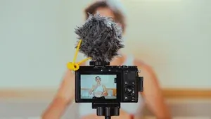 Teens speak out against being used as viral social bait by parents

Les adolescents dénoncent d'être utilisés comme appâts viraux sur les réseaux sociaux par leurs parents.