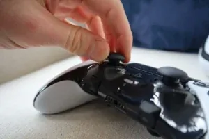 How to replace the joystick caps on the DualSense Edge

How to replace the joystick caps on the DualSense Edge