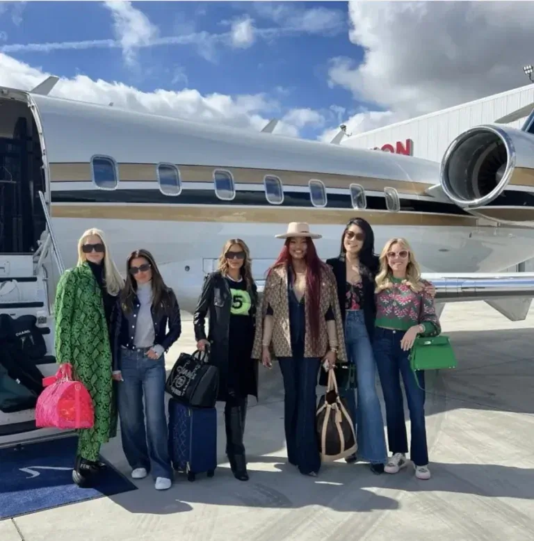 PHOTOS : Le casting de RHOBH part en premier voyage de la saison 13. De plus, Garcelle Beauvais annonce que les fans peuvent s'attendre au retour de l'ambiance « fun et glamour » à l'ancienne de RHOBH.