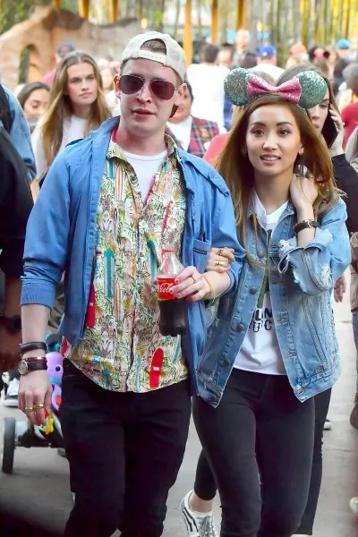 Brenda Song et Macaulay Culkin sont des parents fiers ! Voici leurs fils Dakota et Carson.