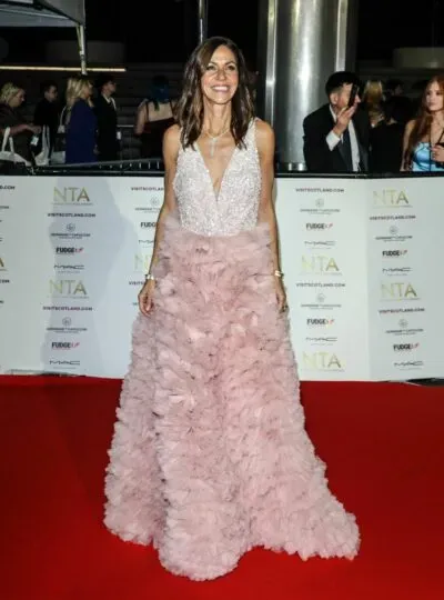 Julia Bradbury ‘regarde la vie différemment' après avoir reçu un diagnostic de cancer.