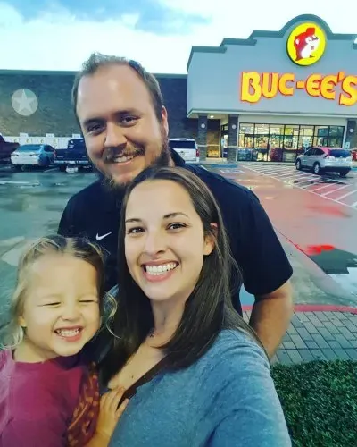 What Happened to Erin and Ben Napier’s 1st Clients on ‘Home Town’? Ross and Laura Tew Now
Que s’est-il passé des premiers clients d’Erin et Ben Napier dans « Home Town » ? Ross et Laura Tew maintenant