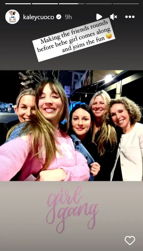 Kaley Cuoco profite d'une soirée entre filles avant l'arrivée de son bébé : « Making The Friends Rounds »