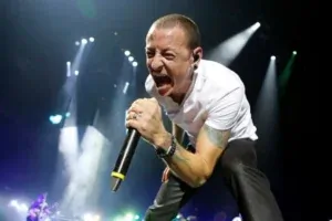 Mike Shinoda de Linkin Park Écarte la Possibilité de Se Produire Avec un Hologramme de Chester Bennington : « Je Sens Que C'est Flippant »