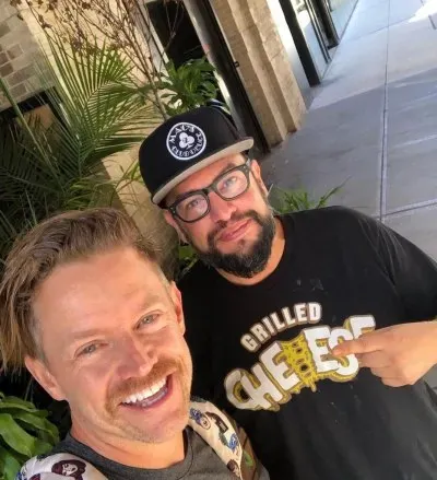 Que s'est-il passé avec le chef de Food Network Carl Ruiz ? Décès tragique de l'ami de Guy Fieri