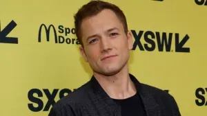 Tetris Interview: Taron Egerton on Playing Real People & Game Boy 

Interview Tetris : Taron Egerton parle de ses rôles de personnes réelles et de la Game Boy.