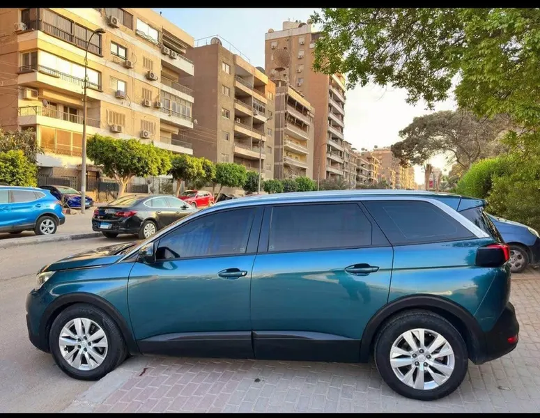 بيجو 5008