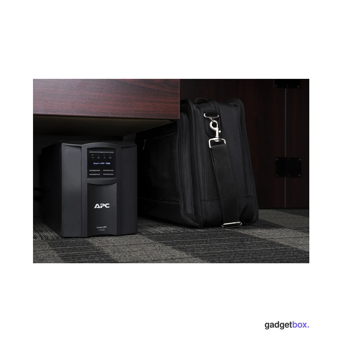 Источник бесперебойного питания APC Smart-UPS SMT1500IC