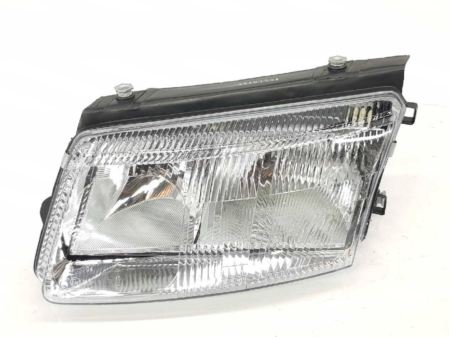 FAROL ESQUERDO VOLKSWAGEN PASSAT BERLINA 3B2