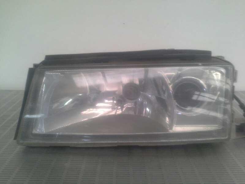 FAROL ESQUERDO SKODA OCTAVIA BERLINA 1U2