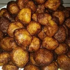 Beignets de Maïs aux Bananes Mûres (Makala ma Massa)