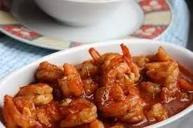 Crevettes Sautées à la Sauce Tomate Épicée