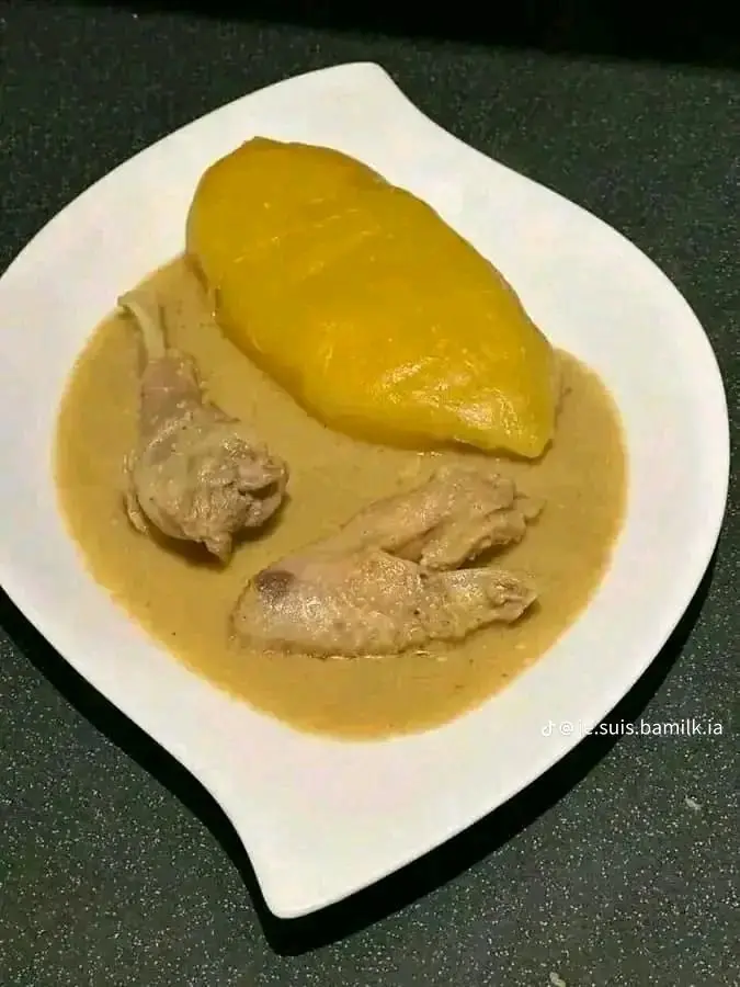 Sauce Blanche d'Arachides Fraîches pour Macabo Râpé