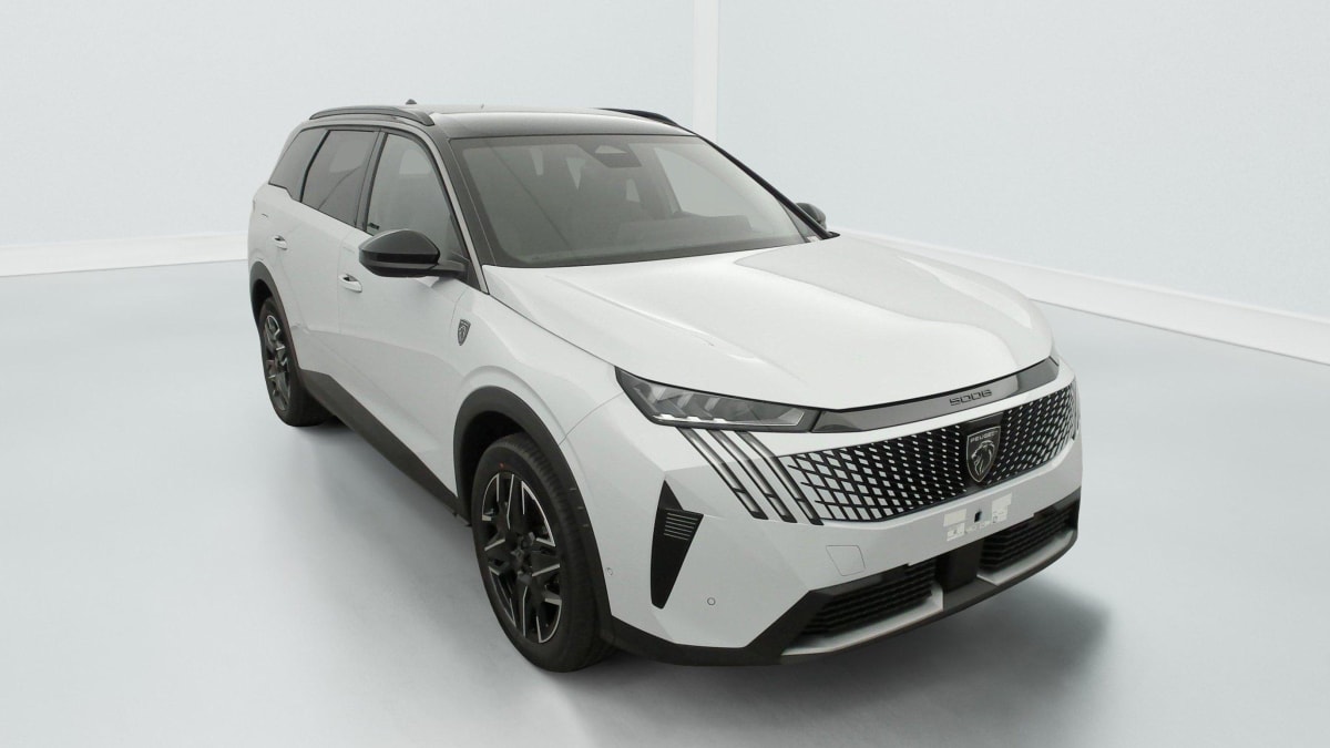PEUGEOT 5008 Hybrid 145 e-DCS6 GT + Pack 360° Vision and Drive Assist Plus