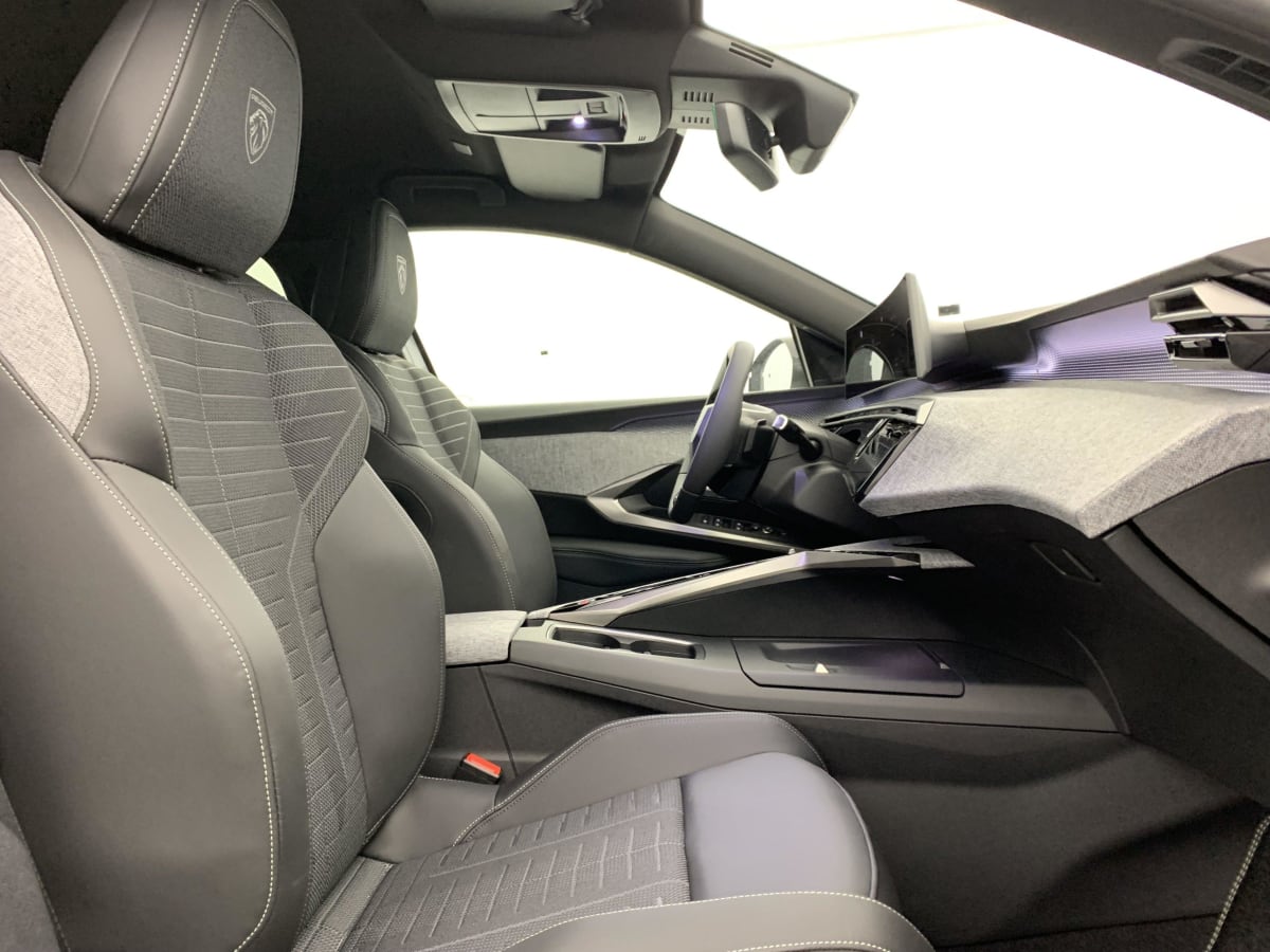 PEUGEOT 5008 Hybrid 145 e-DCS6 GT + Pack 360° Vision and Drive Assist Plus