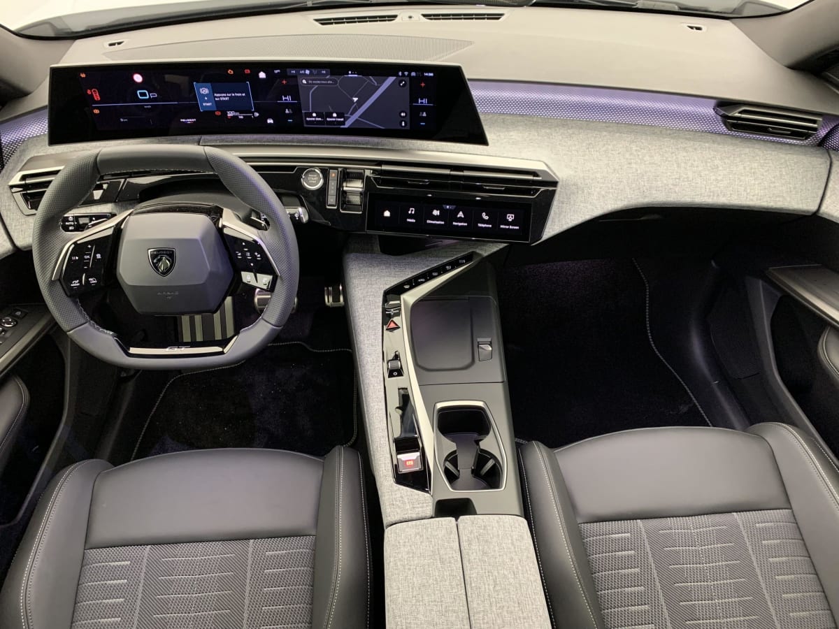 PEUGEOT 5008 Hybrid 145 e-DCS6 GT + Pack 360° Vision and Drive Assist Plus