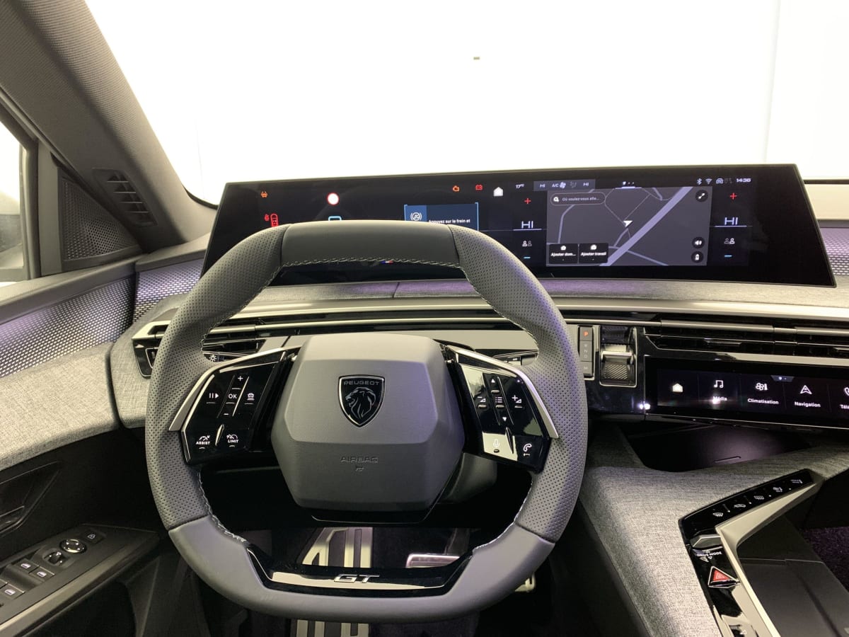 PEUGEOT 5008 Hybrid 145 e-DCS6 GT + Pack 360° Vision and Drive Assist Plus