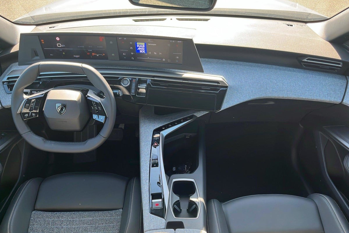 PEUGEOT 3008 Hybrid 145 e-DCS6 Allure + Sièges chauffants