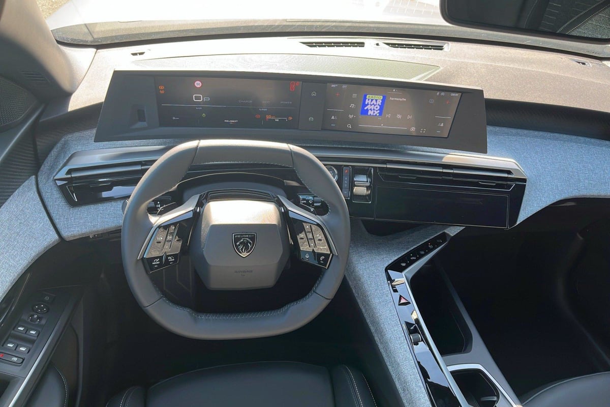 PEUGEOT 3008 Hybrid 145 e-DCS6 Allure + Sièges chauffants