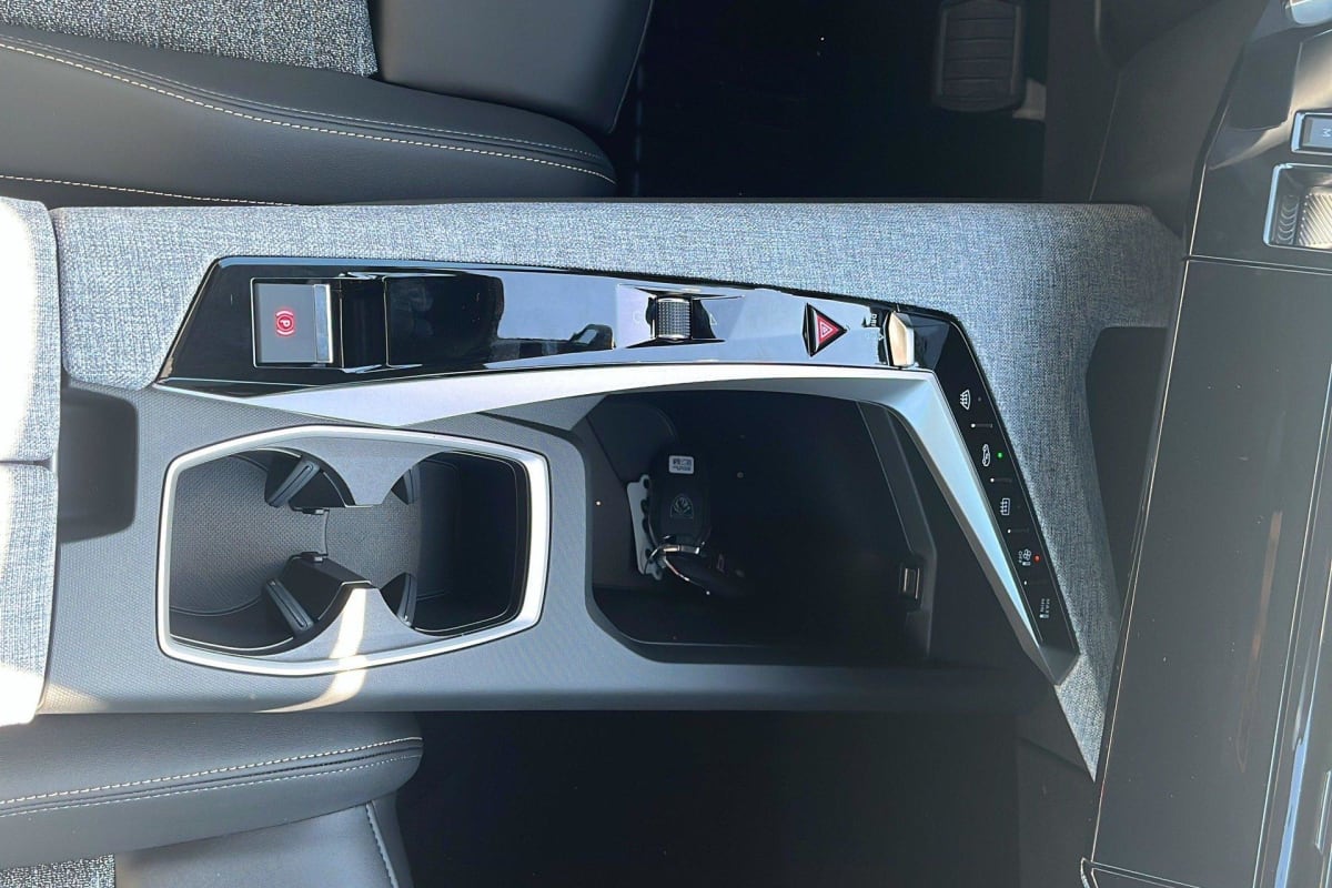 PEUGEOT 3008 Hybrid 145 e-DCS6 Allure + Sièges chauffants
