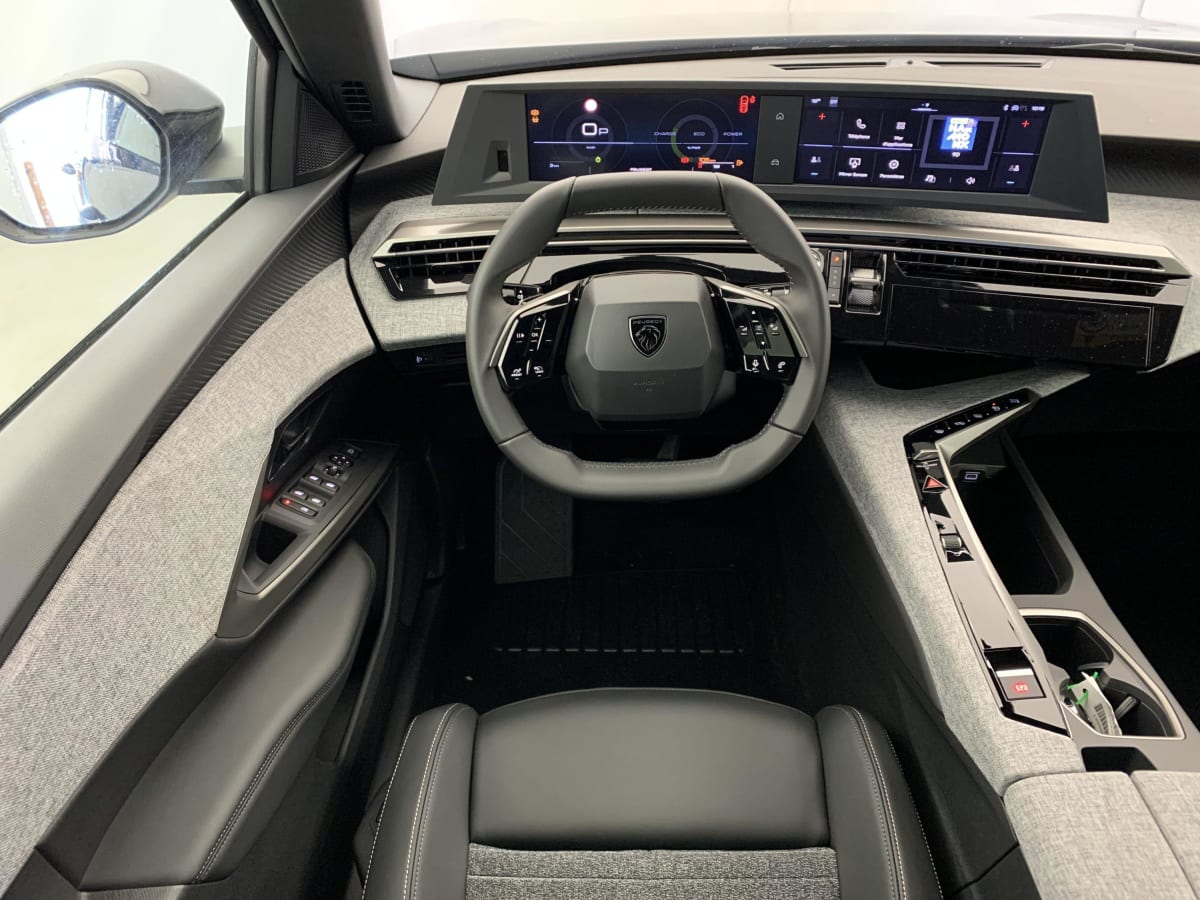 PEUGEOT 3008 Hybrid 145 e-DCS6 Allure