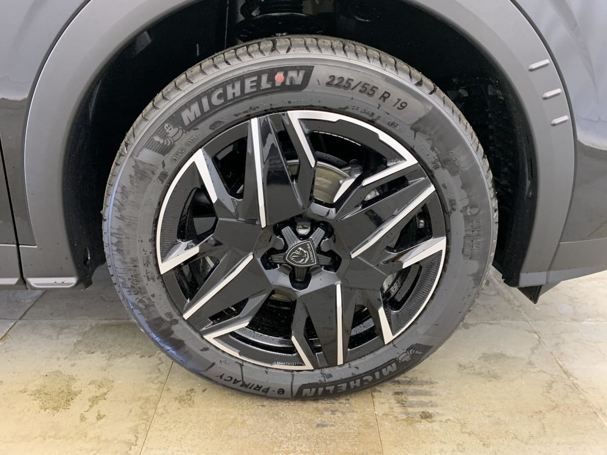 PEUGEOT 3008 Hybrid 145 e-DCS6 Allure