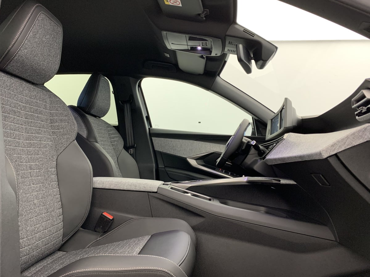 PEUGEOT 3008 Hybrid 145 e-DCS6 Allure