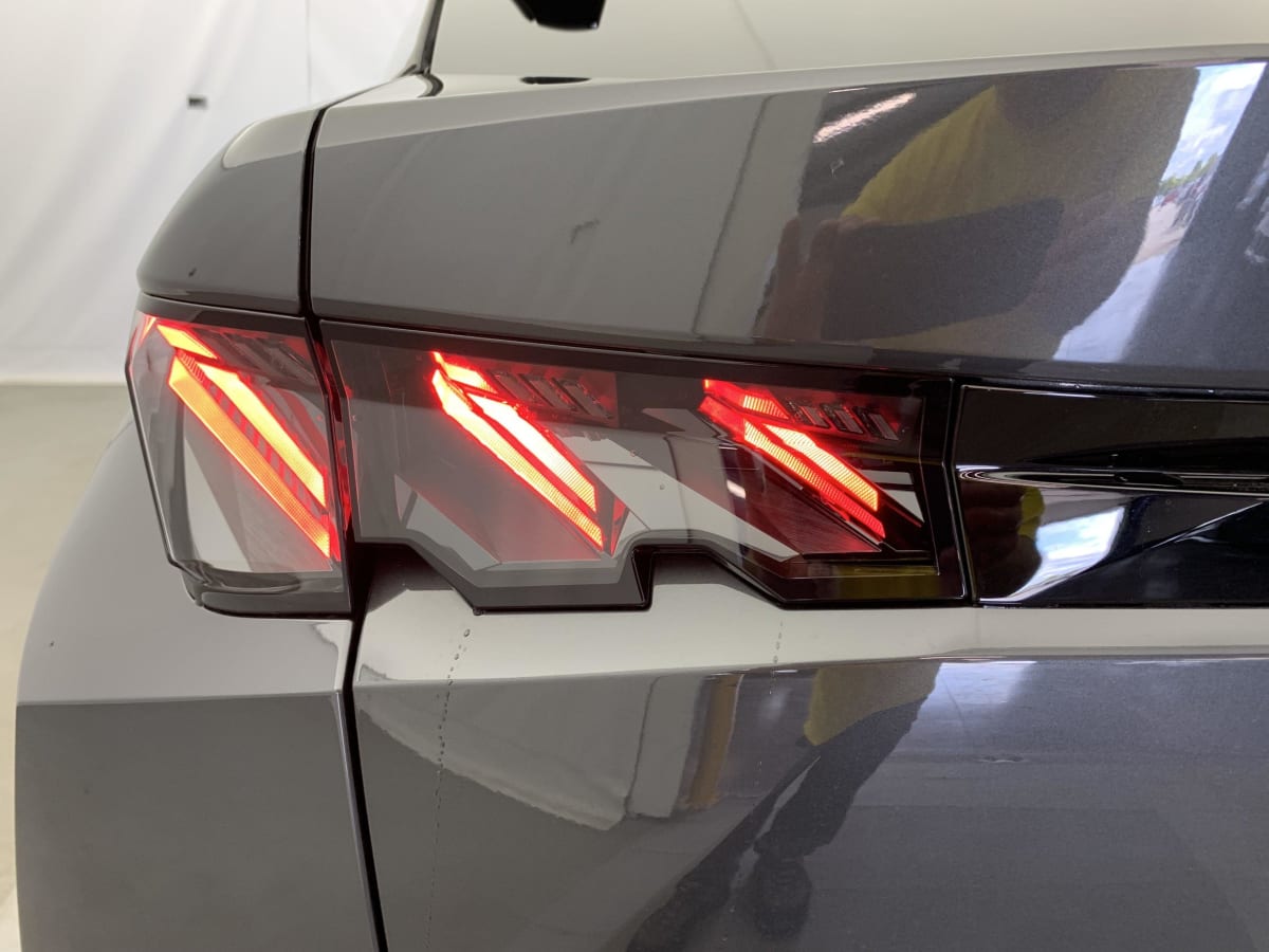 PEUGEOT 3008 Hybrid 145 e-DCS6 GT