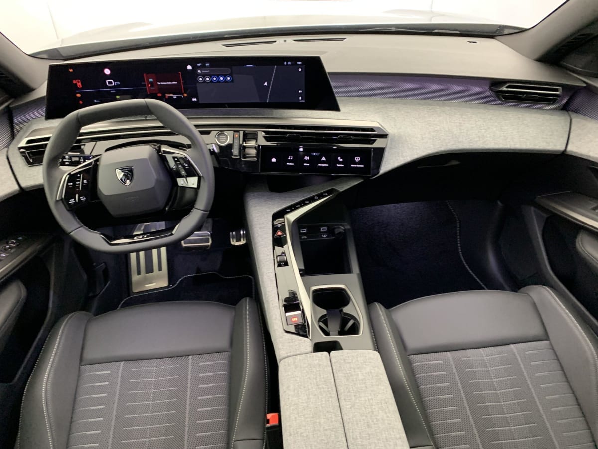 PEUGEOT 3008 Hybrid 145 e-DCS6 GT
