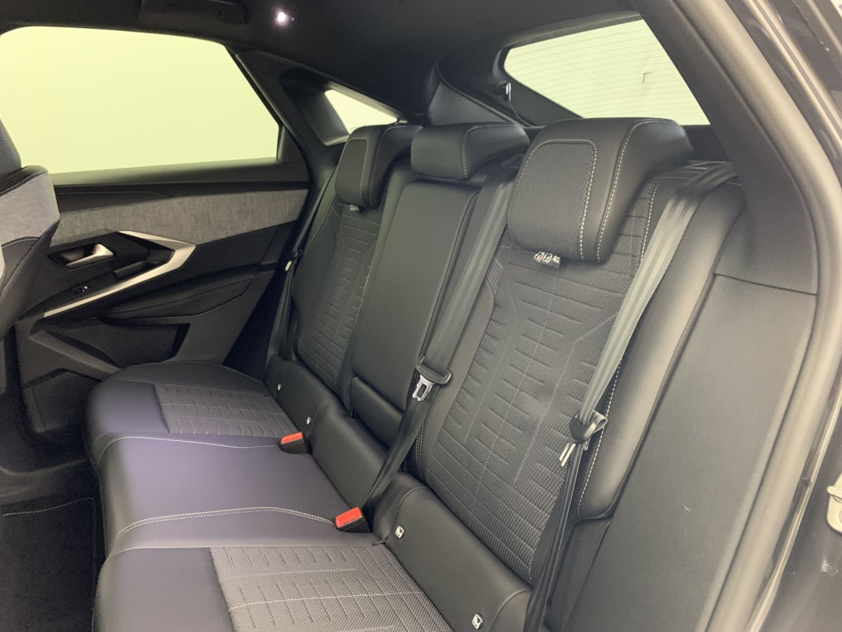 PEUGEOT 3008 Hybrid 145 e-DCS6 GT