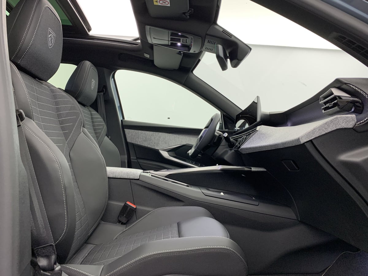 PEUGEOT 3008 Hybrid 145 e-DCS6 GT + Pack Toit ouvrant