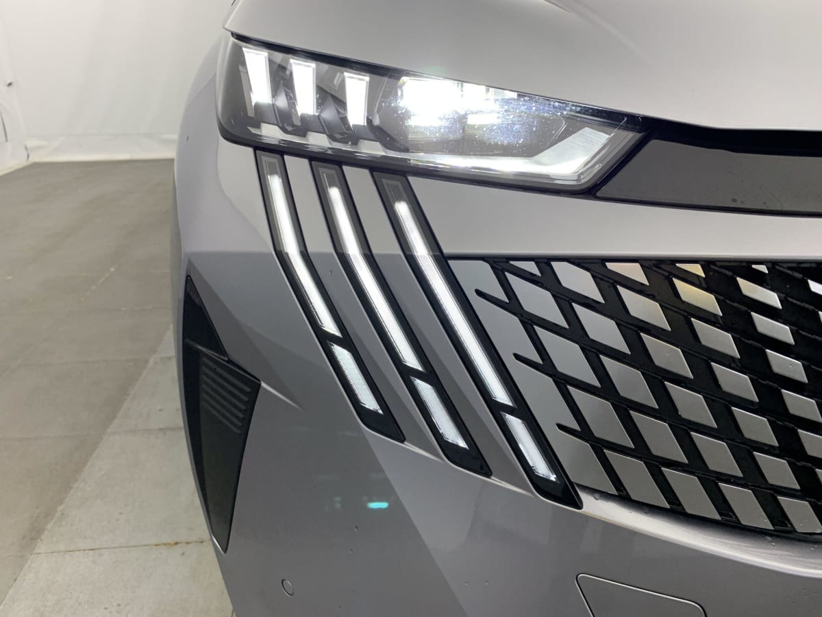 PEUGEOT 3008 Hybrid 145 e-DCS6 GT