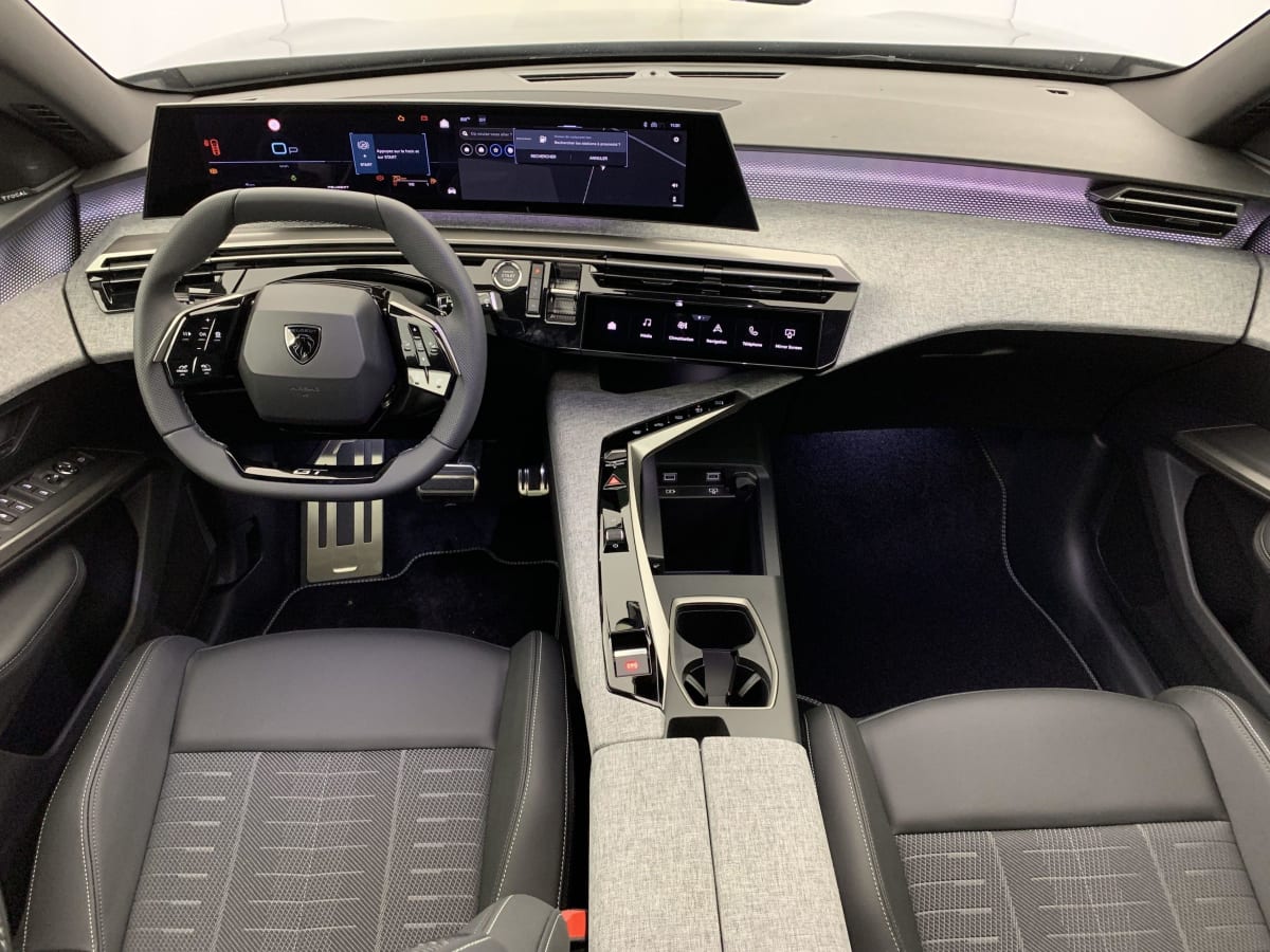 PEUGEOT 3008 Hybrid 145 e-DCS6 GT