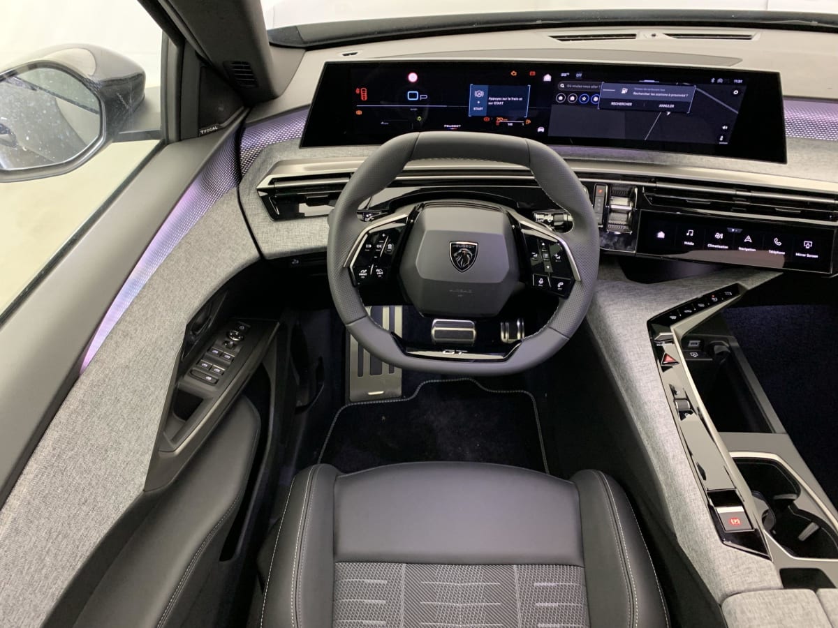 PEUGEOT 3008 Hybrid 145 e-DCS6 GT