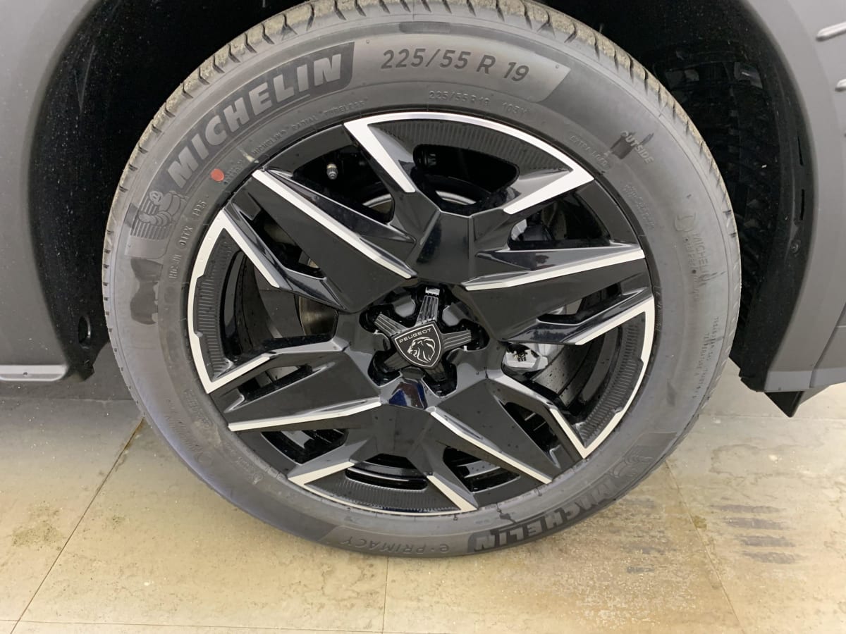 PEUGEOT 3008 Hybrid 145 e-DCS6 GT
