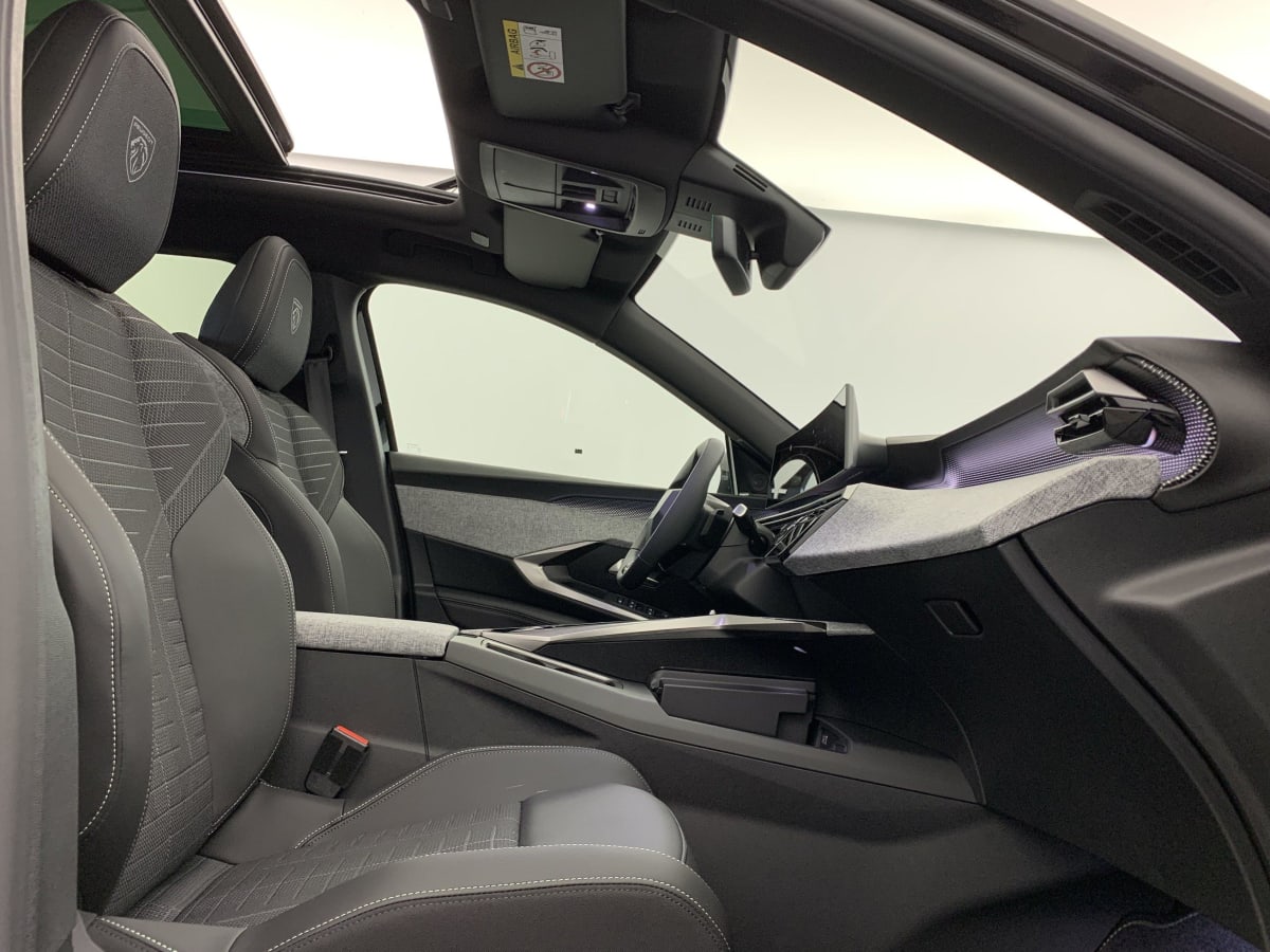 PEUGEOT 3008 Hybrid 145 e-DCS6 GT
