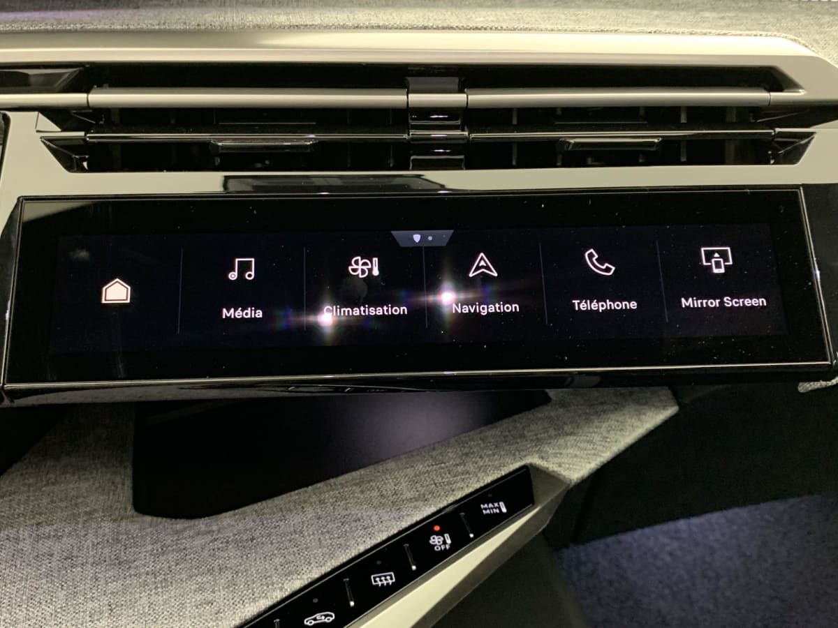 PEUGEOT 3008 Hybrid 145 e-DCS6 GT + Pack Hi-Fi Focal Système + Pack Toit Ouvrant