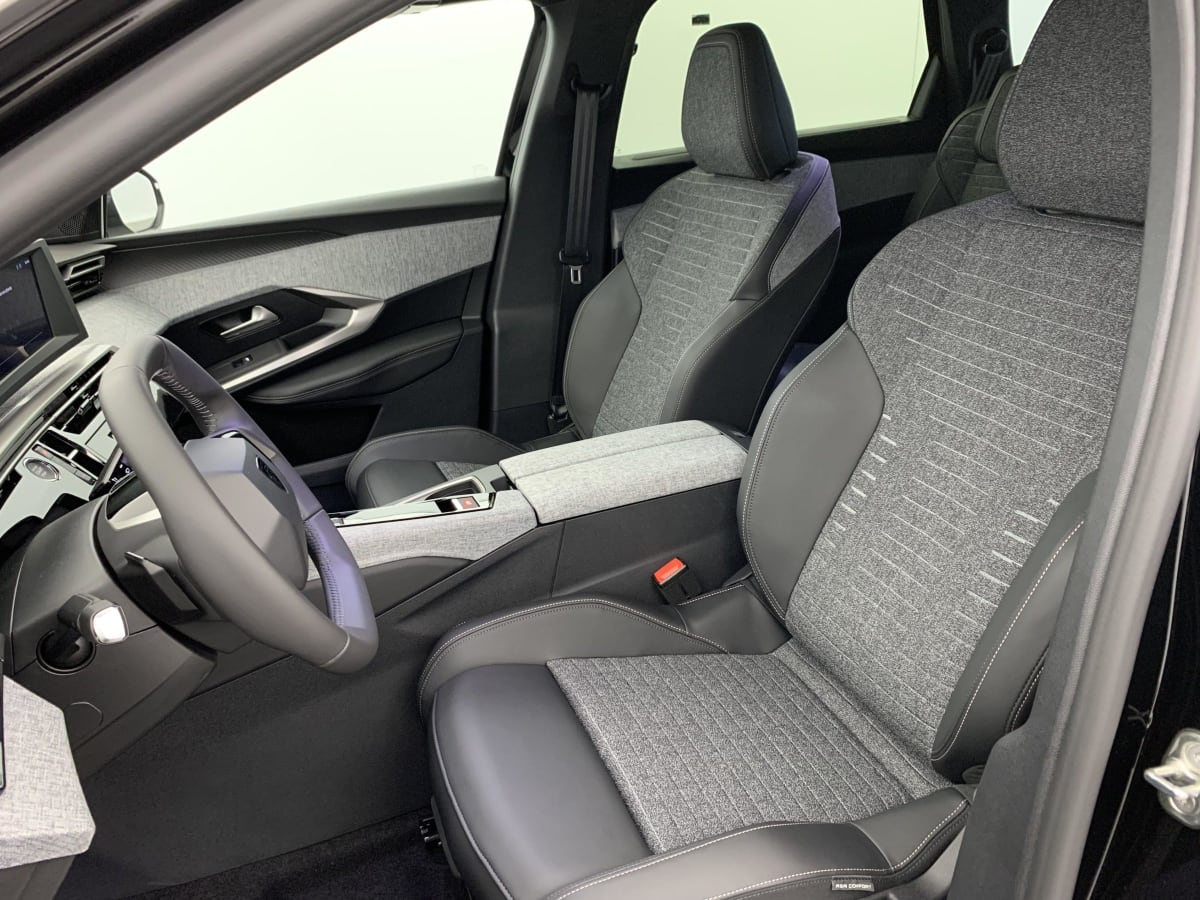 PEUGEOT 5008 Hybrid 145 e-DCS6 Allure
