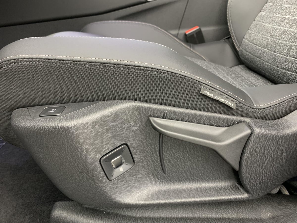 PEUGEOT 5008 Hybrid 145 e-DCS6 Allure