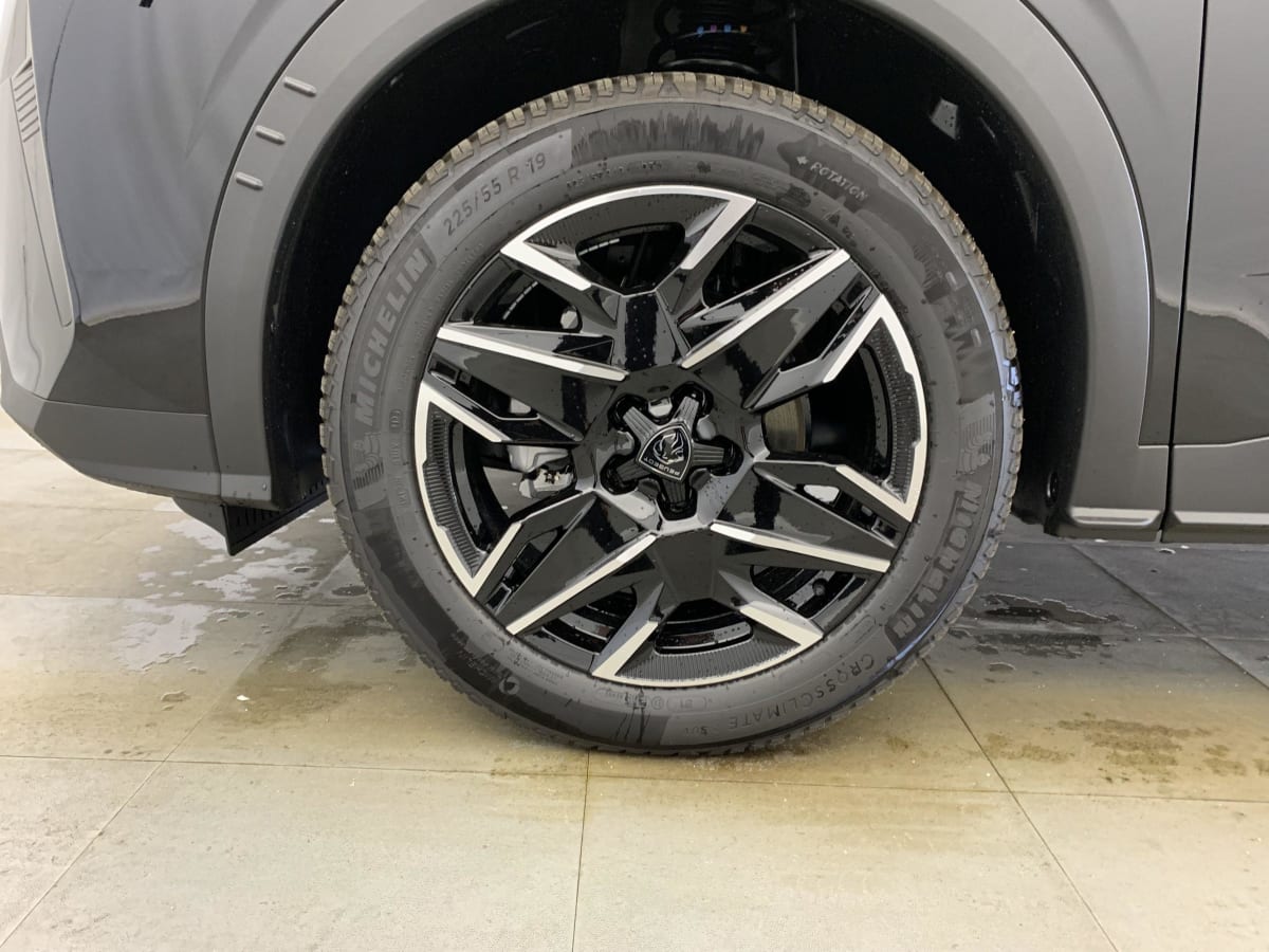 PEUGEOT 5008 Hybrid 145 e-DCS6 Allure