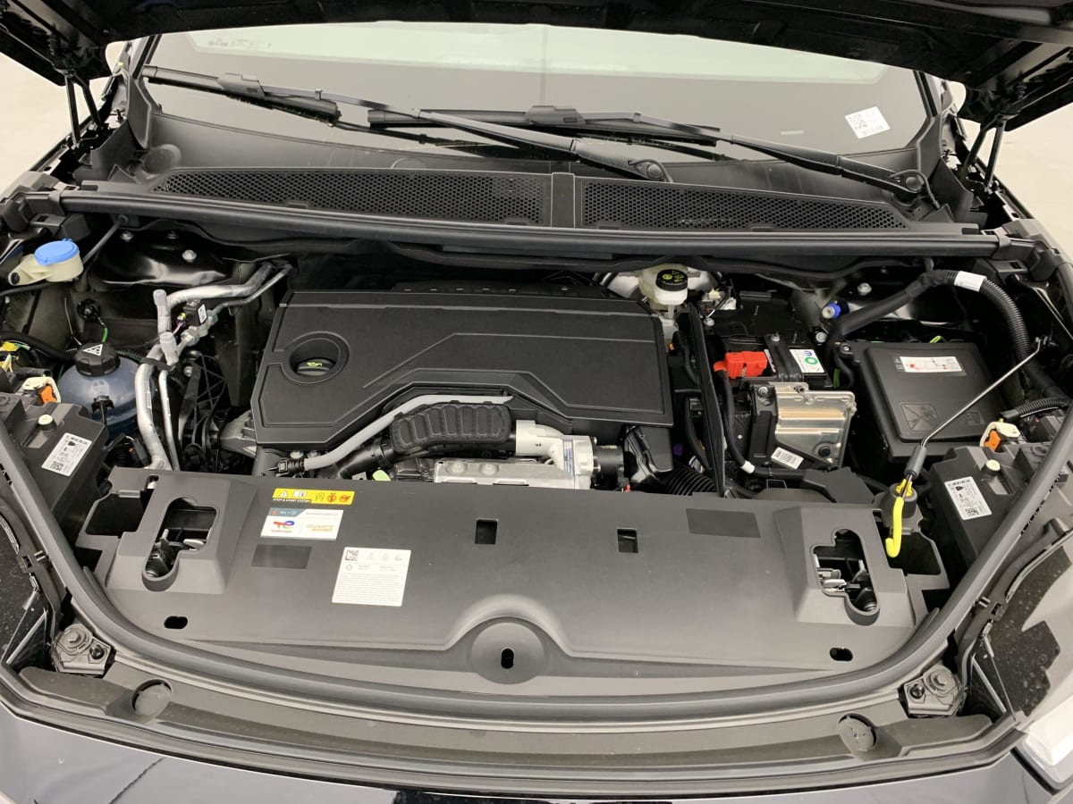 PEUGEOT 5008 Hybrid 145 e-DCS6 Allure